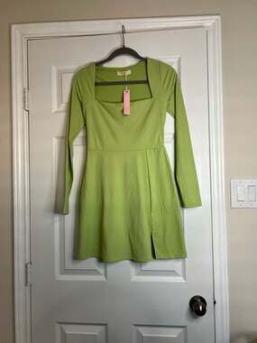 Qinsen New with Tags Green Long Sleeve Square Neck Mini Slit Dress